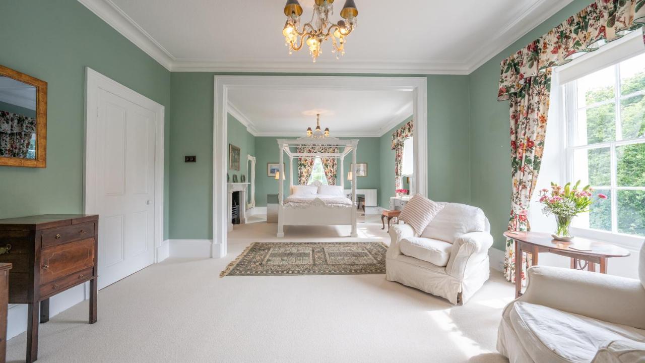 Pantybeiliau House Bed & Breakfast Gilwern 외부 사진