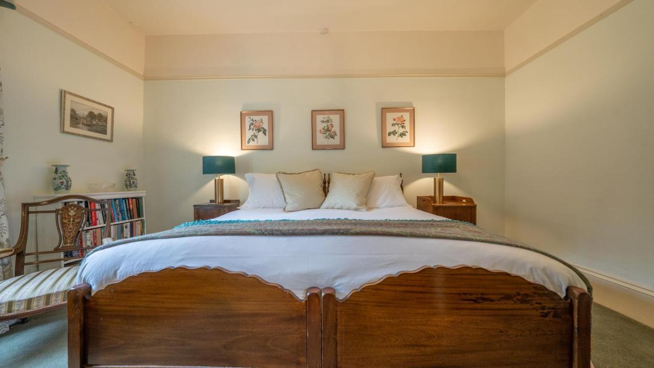 Pantybeiliau House Bed & Breakfast Gilwern 외부 사진